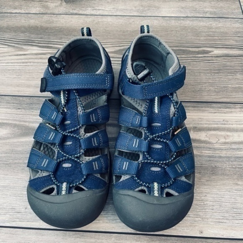 KEEN SHOES | Keen Newport H2 Navy Washable Hiking Sandals | men’s size 6